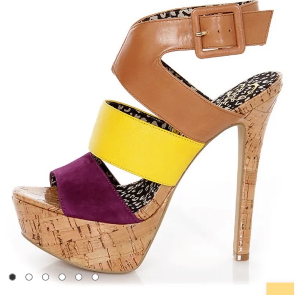 Jessica Simpson Ericka Wisteria
Combo Platform Sandals. Gently used.